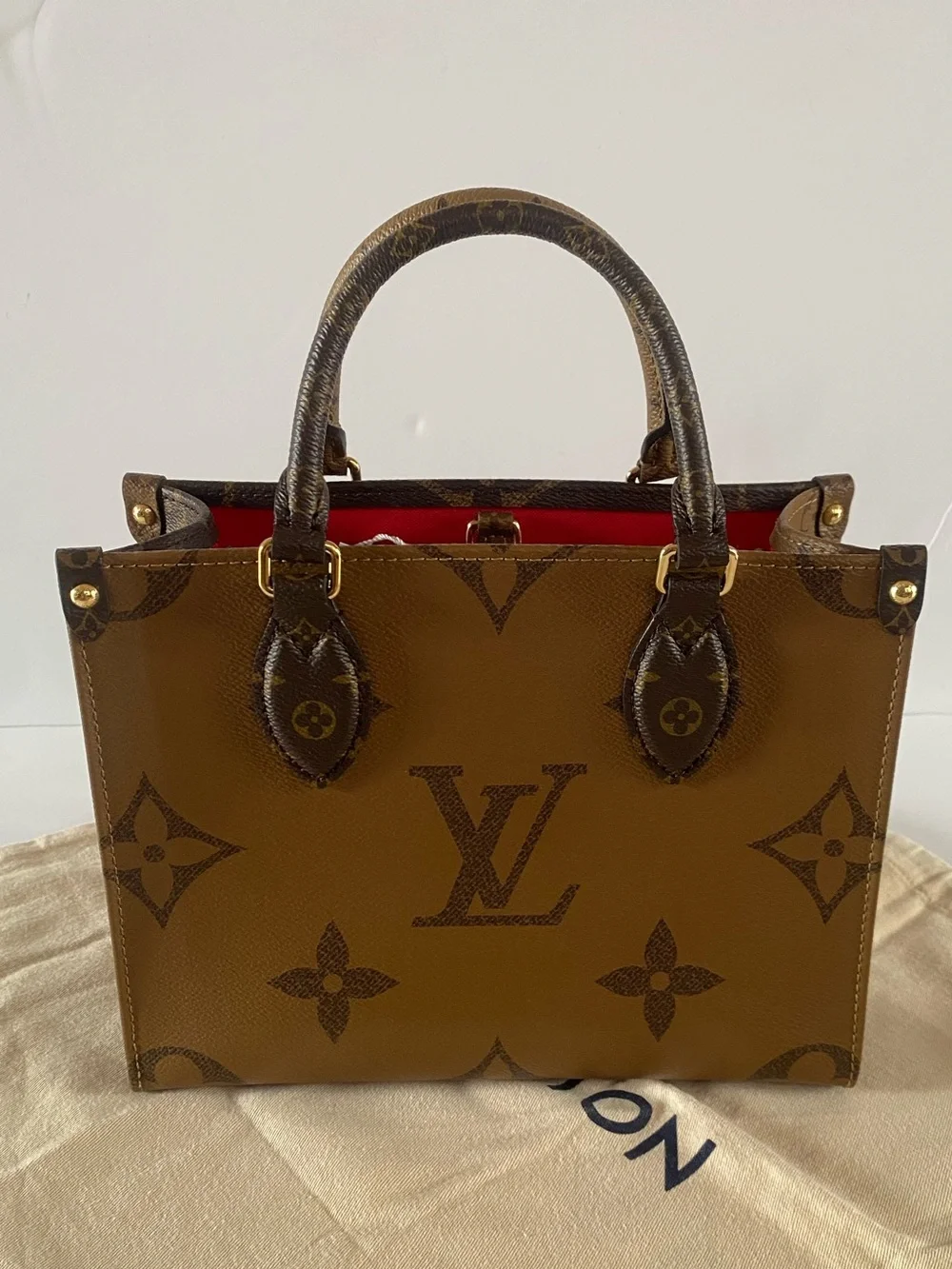 Louis Vuitton onthego PM reverse